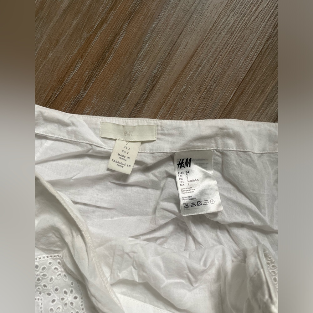 H&M mini skirt - Picture 2 of 2